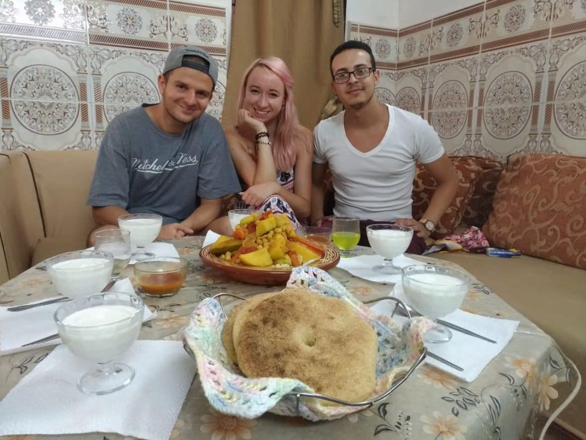 Życie w Maroko – z wizytą w lokalnym domu. Życie w Maroko - z wizytą w lokalnym domu.