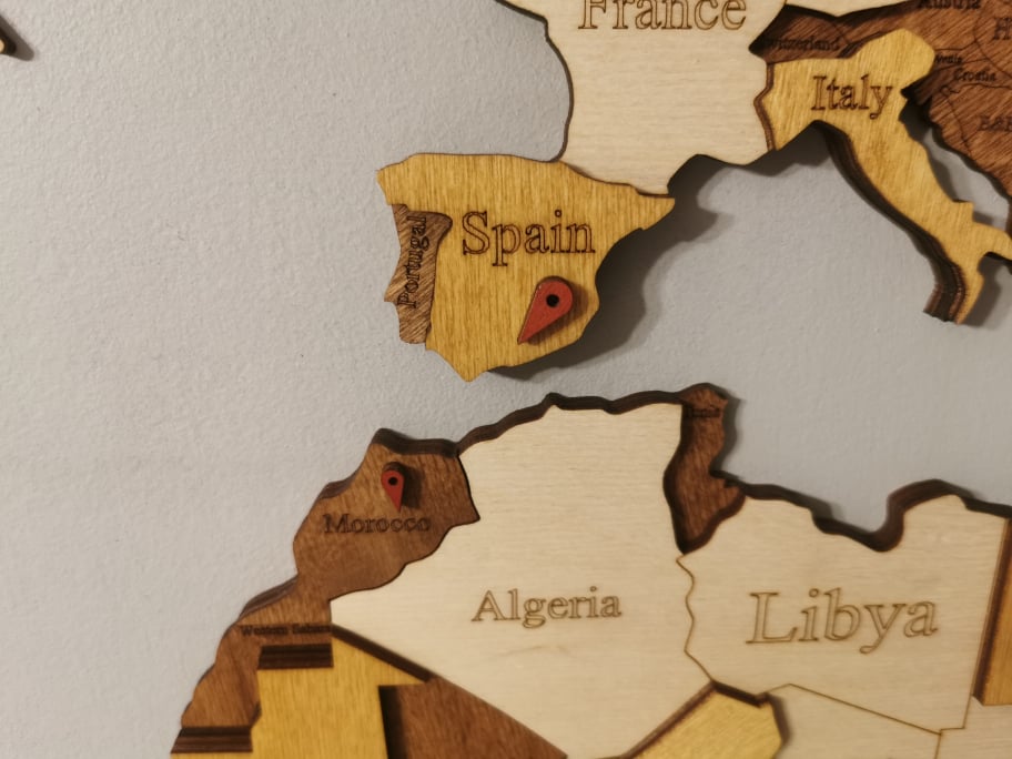 drewniana mapa świata